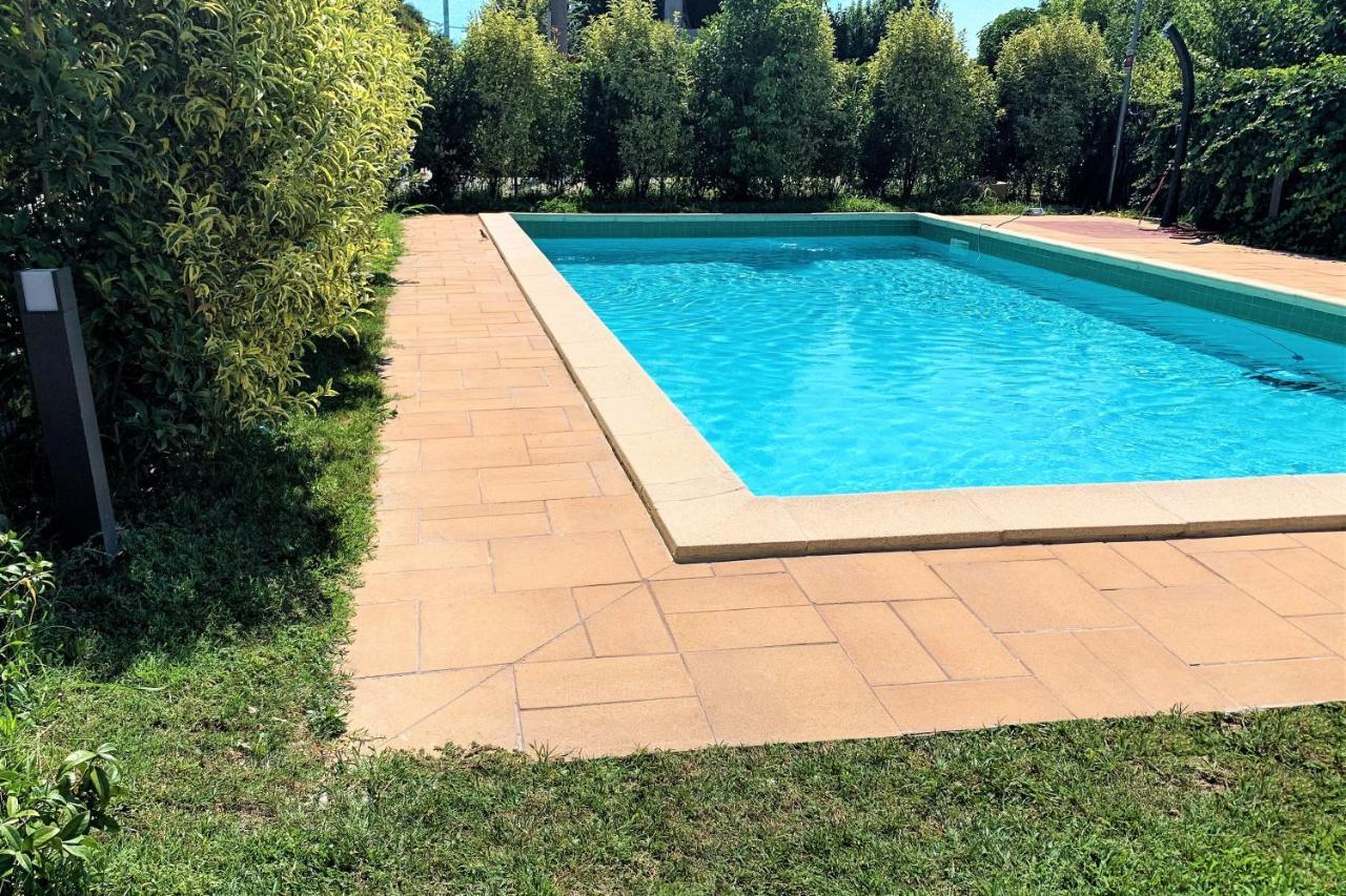 Apartment Charme And Relax With Garden And Swimming Pool Desenzano del Garda Exterior photo