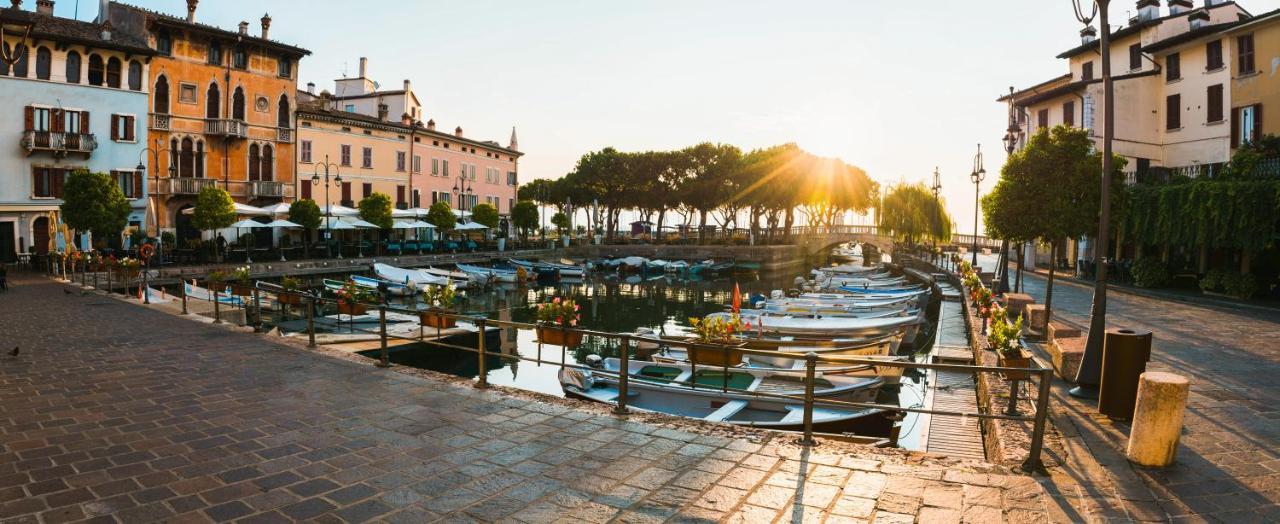 Apartment Charme And Relax With Garden And Swimming Pool Desenzano del Garda Exterior photo