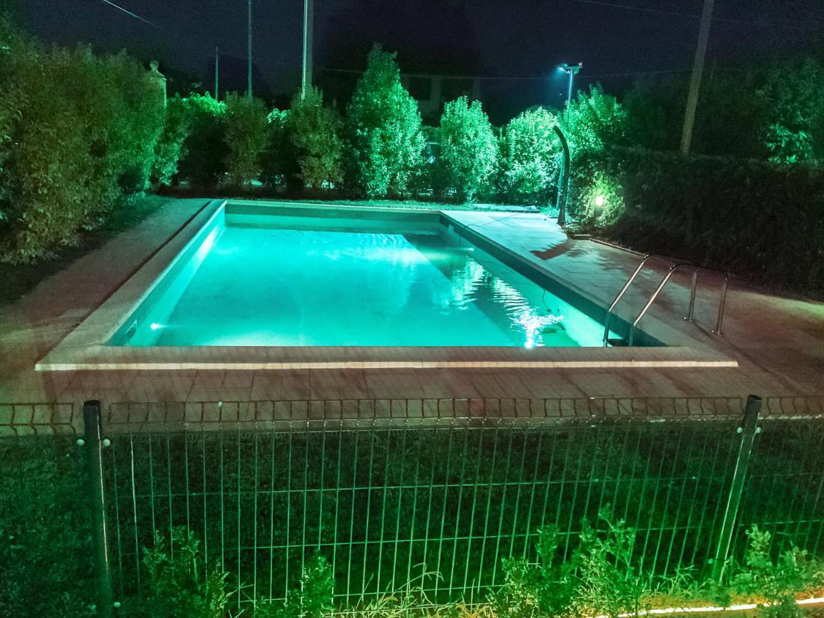 Apartment Charme And Relax With Garden And Swimming Pool Desenzano del Garda Exterior photo